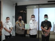 Polres Tangsel Terima Tiga Sertifikat Tanah dan Bangunan dari Pemkot