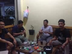 Doktor Dena Bersama Para Aktivis Cetuskan Pendidikan Bagi Generasi Cilangkahan Dr. Dena Widyawan, M.Pd bersama para Aktivis Lebak cetuskan pendidikan bagi generasi Cilangkahan, pada Minggu (25/04/2021).