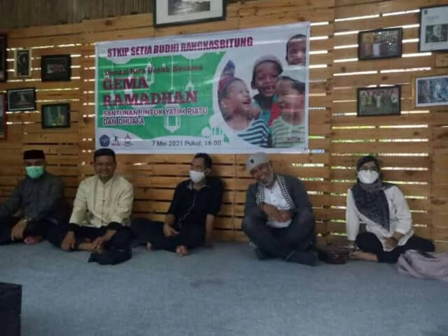 Berbagi Berkah dalam Gema Ramadan STKIP Setia Budhi Rangkasbitung