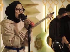 Lirik Lagu Deen Assalam Latin, Arab dan Artinya – Nissa Sabyan (Cover) Lirik Lagu Deen Assalam Latin, Arab dan Artinya - Nissa Sabyan (Cover)