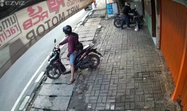 Terekam CCTV, Motor Tukang Sapu Kota Tangerang Raib Digondol Maling