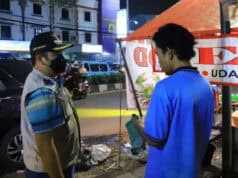 Patroli Prokes, Arief Tegur Pedagang Tak Pakai Masker Patroli Prokes, Arief Tegur Pedagang Tak Pakai Masker