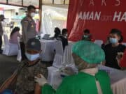 150 Warga Divaksinasi AstraZeneca di Mapolsek Karawaci
