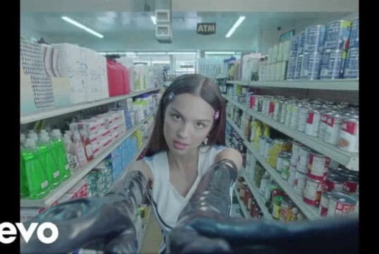 Lirik Lagu Good 4 U Olivia Rodrigo dan Terjemahan Lirik Lagu Good 4 U Olivia Rodrigo dan Terjemahan