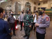 Hari Pertama PPKM Darurat, Kapolri Panglima TNI Tinjau Penyekatan dan Vaksinasi Masal