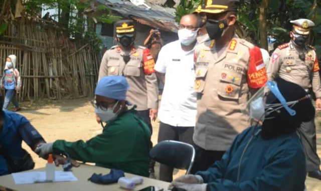 Vaksinasi Massal, Polisi Sasar Langsung Pemukiman Warga Kota Tangerang