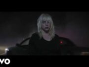 Lirik Lagu NDA - Billie Eilish dan Terjemahan