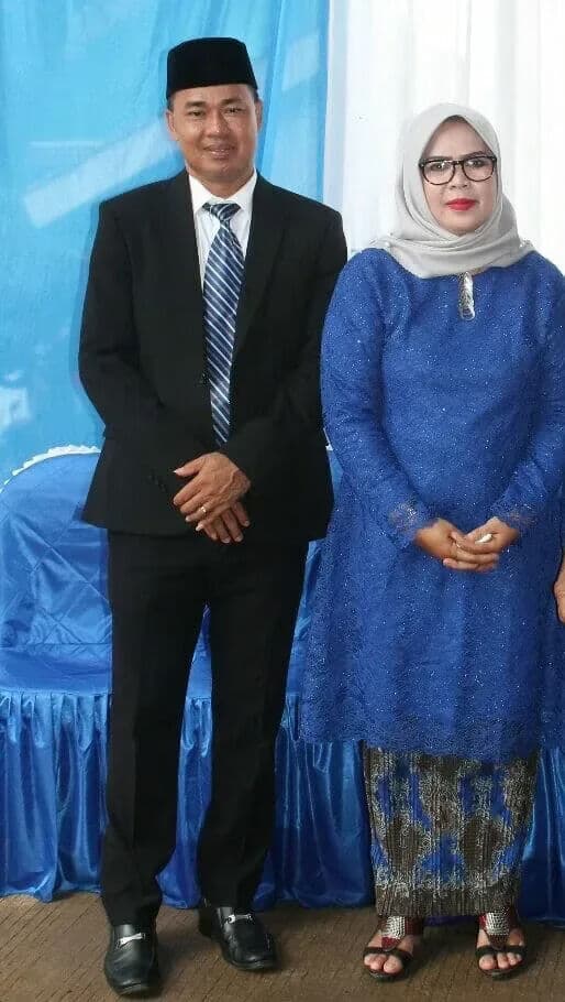 H. Aan Irawan (Kepala Desa Kadujajar 2015-2021) dan istrinya.