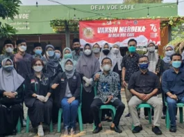 Kegiatan vaksinasi di Kampung Pasirrandu, Desa Kadu, Kecamatan Curug, Kabupaten Tangerang.