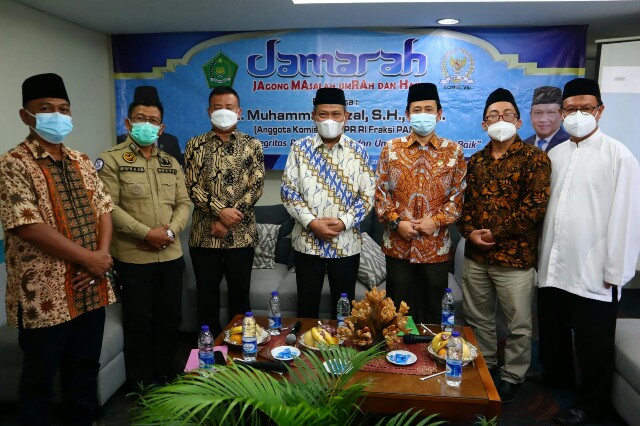 Kakanwil Kemenag Banten Bersama Anggota DPR RI Bahas Pelayanan Bagi Jamaah Haji & Umroh