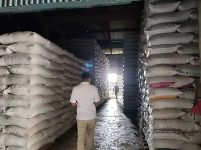 Bulog Lebak Pandeglang, Stok Beras Cukup Hingga Enam Bulan ke Depan Bulog Lebak Pandeglang, Stok Beras Cukup Hingga Enam Bulan ke Depan