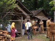 Bupati Pandeglang Berikan Bantuan Program RTLH Untuk Warga Miskin di Kecamatan Cigeulis