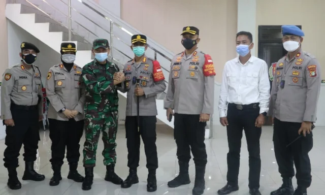 HUT ke-76, Polisi Serbu Markas TNI di Kota Tangerang