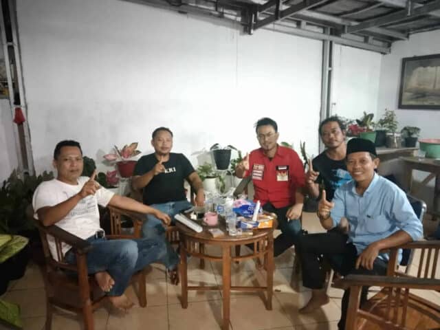 Kian Menaik Elektabilitas, Gerakan Poros KH2 Dukung Eman Calon Kepala Desa Bojongleles Kian Menaik Elektabilitas, Gerakan Poros KH2 Dukung Eman Calon Kepala Desa Bojongleles