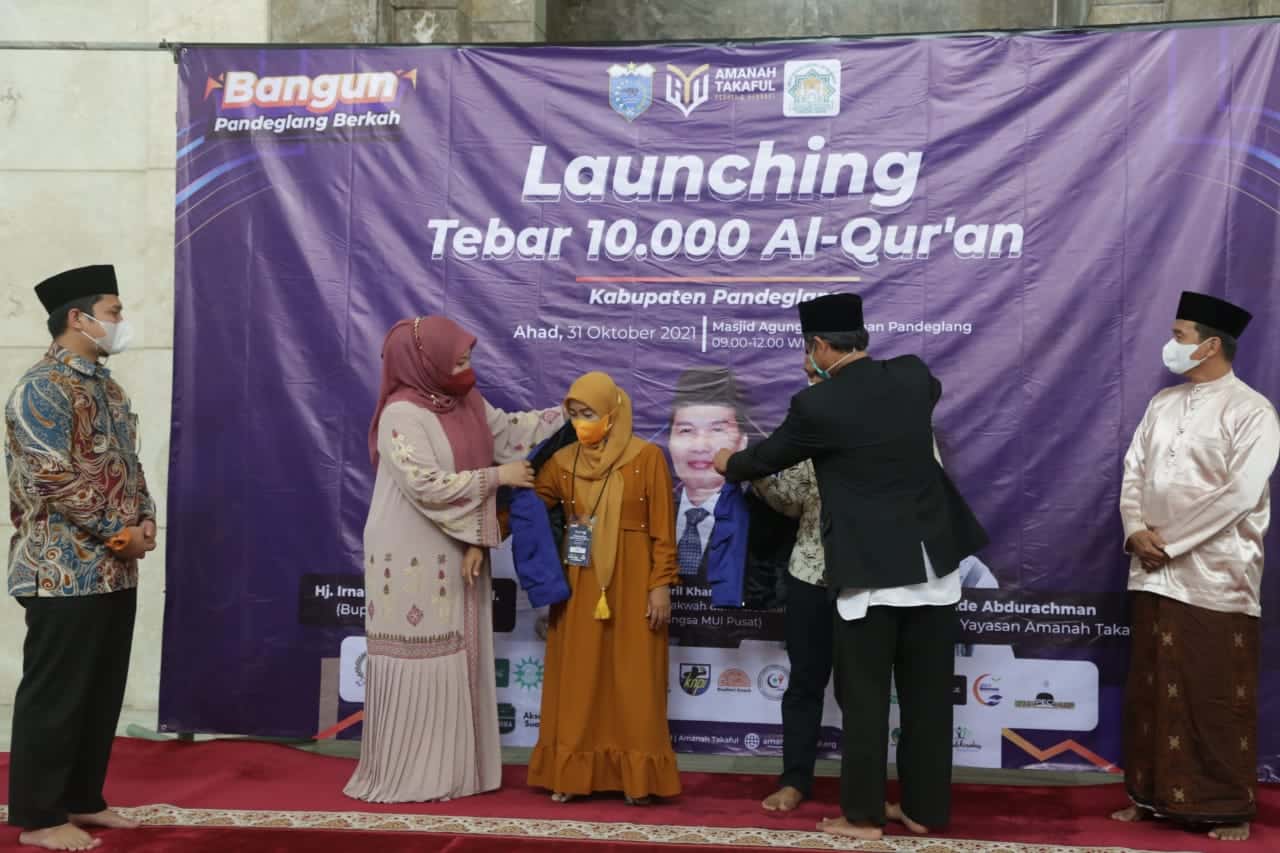Kegiatan launching tebar 10.000 Al-Qur'an untuk 35 Kecamatan di Pandeglang.