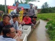 PJS Desa Ciherang Tebar Benih 2.000 Ikan ke Sungai-sungai warga di Gunungsari Serang