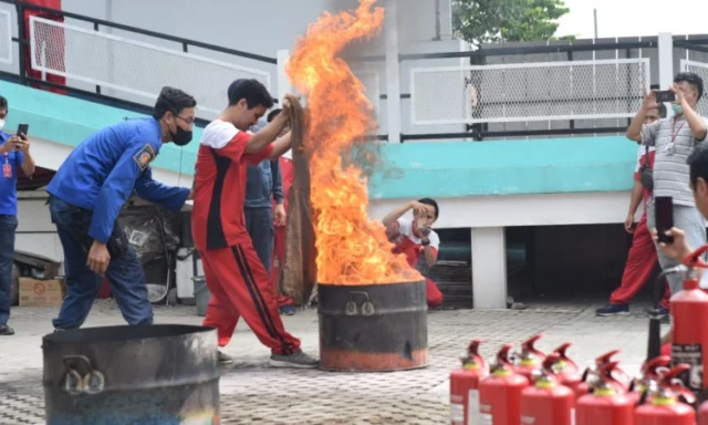 Hindari Resiko Kebakaran di Lingkungan Kerja, PMI Kota Tangerang Belajar ke BPBD
