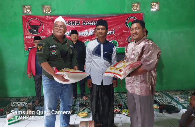 Bazna Bamusi bersama DPC PDI Perjuangan Kabupaten Tangerang Salurkan Bantuan ke Majlis Ta'lim & Yayasan Yatim Piatu di Teluknaga