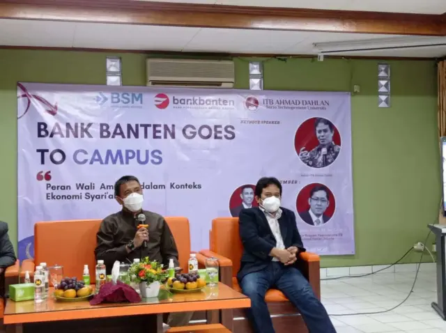 Dirut Bank Banten Paparkan Konsep Ekonomi Kerakyatan Syariah di ITB Ahmad Dahlan Dirut Bank Banten Paparkan Konsep Ekonomi Kerakyatan Syariah di ITB Ahmad Dahlan