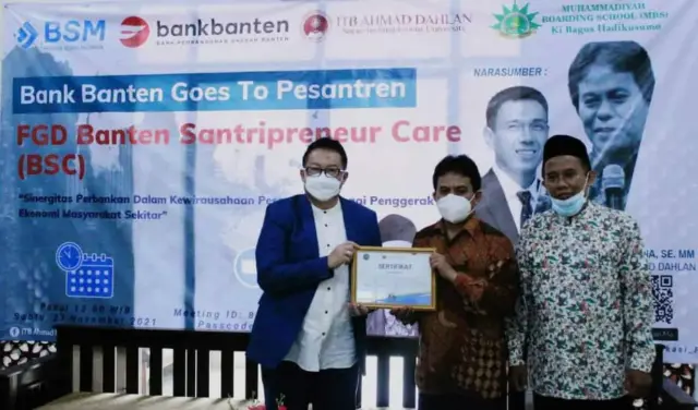 Bank Banten : Bangun Sinergitas Perbankan dan Edukasi Kewirausahaan Bagi Santripreneur dan Masyarakat Bank Banten : Bangun Sinergitas Perbankan dan Edukasi Kewirausahaan Bagi Santripreneur dan Masyarakat