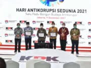 Mendagri Bersama Ketua KPK dan Kepala BPKP Beri Penghargaan MCP 2020 pada Pemda