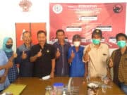 Puluhan Warga Desa Margatirta datangi Ketua Komisi I DPRD Kabupaten Lebak.