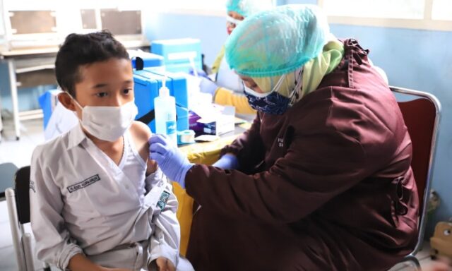 IDAI Ingatkan Pentingnya Vaksinasi Covid-19 Anak Usia 6-11 Tahun