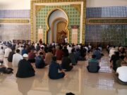 Para Jamaah Masjid Lippo karawaci saat beribadah sholat Jumat beberapa waktu lalu.