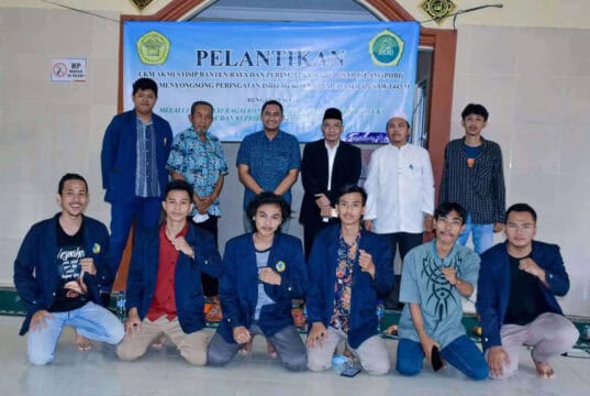 Para pengurus AKMI STISIP Banten Raya, Pandeglang.