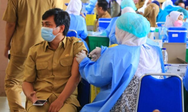 Guru Dominasi Vaksinasi Booster Covid-19 di Puspemkot Tangerang