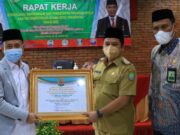Bangun Asrama Haji, Wali Kota Tangerang Terima Penghargaan dari Kemenag RI