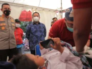 Sambangi Khitanan Massal Pokja WHTR, Arief Imbau Masyarakat Turut Sukseskan Vaksinasi