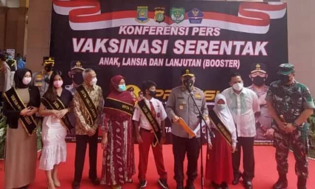 Vaksinasi Serentak di Kota Tangerang, Kapolda: Forkopimda itu Melindungi dan Melayani