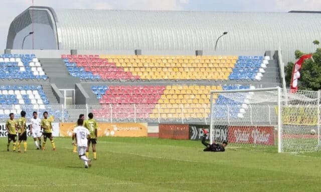 Berlangsung di Stadion Benteng, Bermain Terbuka Persikutim Vs Belitong FC Imbang