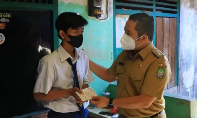Diberikan Pada 10.300 Siswa, Tangerang Cerdas Gelontorkan 10 Milyar
