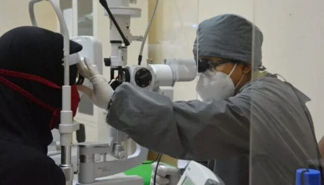 Warga saat mengikuti Operasi Katarak Gratis di RSUD Pakuhaji.
