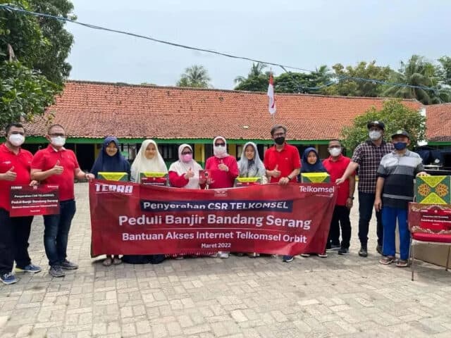 Telkomsel Sigap Salurkan Bantuan Logistik Masyarakat Terdampak di Wilayah Serang
