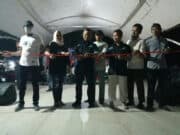 Kepala Desa Caringin Supriyadi beserta jajarannya saat menggunting pita di Launching Taman jajan Pujasera.