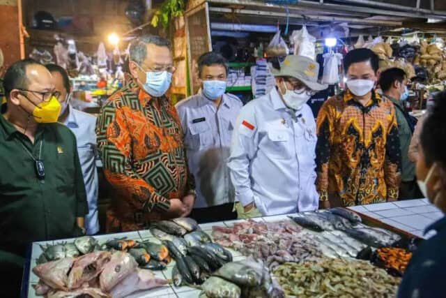 Antisipasi Lonjakan Harga Jelang Ramadhan Wali Kota Bersama Wakil Menteri Pertanian Sidak Pasar