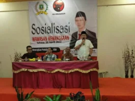 H.Irvansyah Ketua DPC PDI Perjuangan Kabupaten Tangerang saat menyampaikan sambutannya dalam kegiatan sosialisasi wawasan kebangsaan yang digelar Dewan Muhlis.