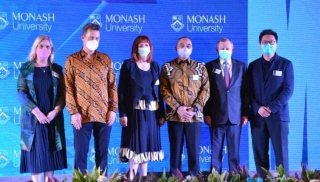 Peresmian kampus Monash University.