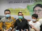 Airin Rachmi Diany didampingi Sekretaris Golkar Kabupaten Tangerang, Muhamad Amud dan Kordinator Relawan Airin (Airlangga untuk Indonesia) Kabupaten Tangerang, Khotibyani