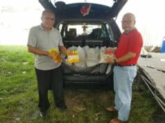 Anggota DPR RI, Ananta Wahana saat mengawasi penyaluran paket sembako untuk warga dari CSR BRI.