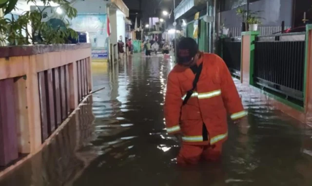 2 Jam, Hujan Deras Mengakibatkan Banjir di Kota Tangerang