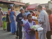 Kebaikan Ramadhan, Polsek Neglasari Bersama Vihara Bagi-Bagi Paket Sembako