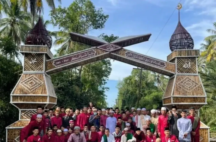 Pemuda dan Pemudi di Patani Menyambut Idul Fitri 1443H, dengan Berpakaian Melayu