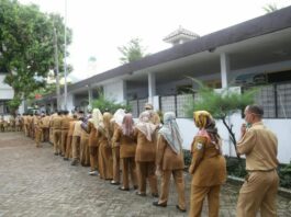 Momen halal bihalal Idul Fitri di apel pagi Sekretariat Daerah (Setda) Pandeglang, Senin (9/4/2022).