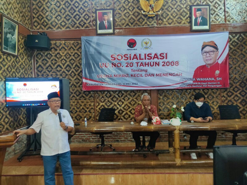 Anggota DPR RI Ananta Wahana saat memaparkan Sosialisasi Undang Undang (UU) Nomor 20 Tahun 2008 tentang UMKM.