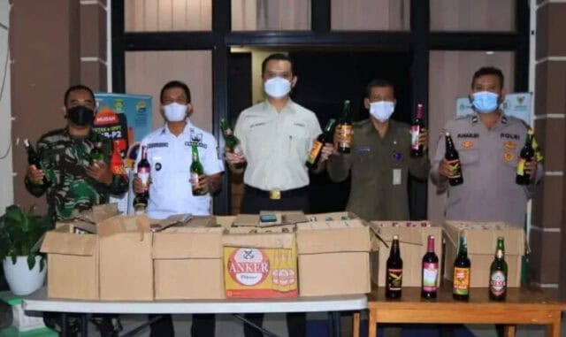 Razia di Malam Takbiran, Kecamatan Benda Amankan 155 Miras