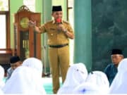 Sachrudin Lepas Rombongan Pesantren Gontor Jatim